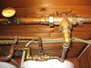 How to Tighten Plumbing Fittings In Your Home