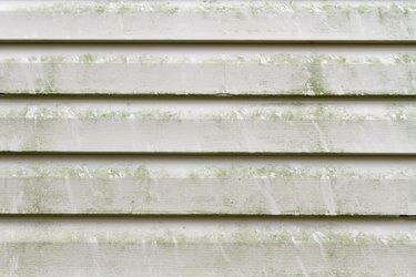 Dirty Vinyl Siding Needs Pressure Washing