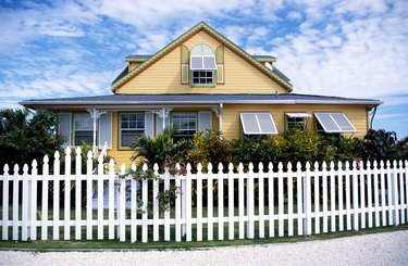 House with picket fence, Grand Bahama, Bahamas