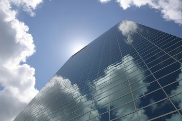 Reflection of clouds in skyscraper