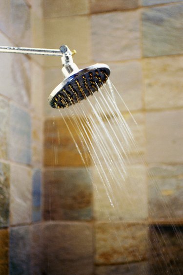 How to Clean Your Shower Head - Best Way to Clean Clogged Showerhead