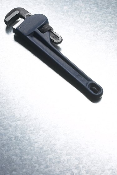 Pipe wrench