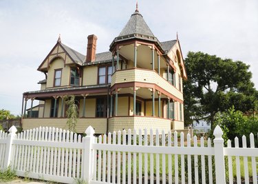 Queen Anne house circa 1890