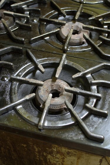 Gas stove