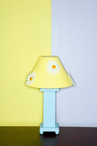 Paint To Use A Lamp Shade, What Kind Of Paint Do You Use On Lamp Shades