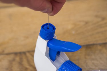 How to Fix a Spray Bottle That Isn't Spraying
