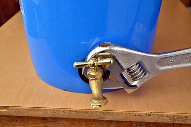 How To Put A Garden Hose Spigot On A Five Gallon Pail Hunker   Abd866a9 1390 4971 Aebb 2aff0e4ef3f3 