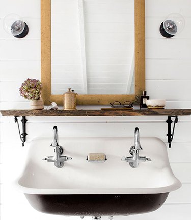8 Storage Ideas for Bathrooms With Floating Sinks