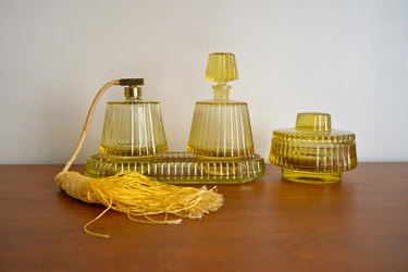 vintage vanity set