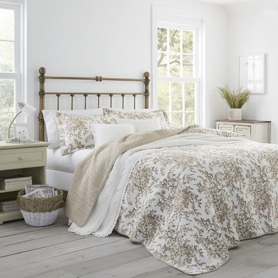 white and tan bed set