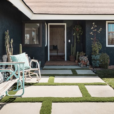 outdoor idea for backyard with stone pathway and patio furniture