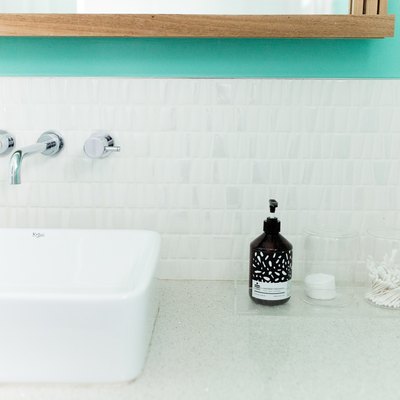 bathroom backsplash tile with sink