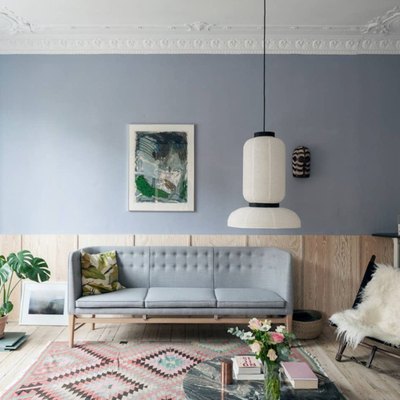 Scandinavian colors with gray walls and colorful kilim rug
