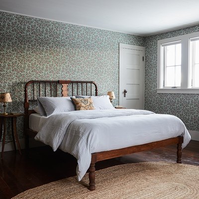 Wallpaper bedroom with simple furnishings