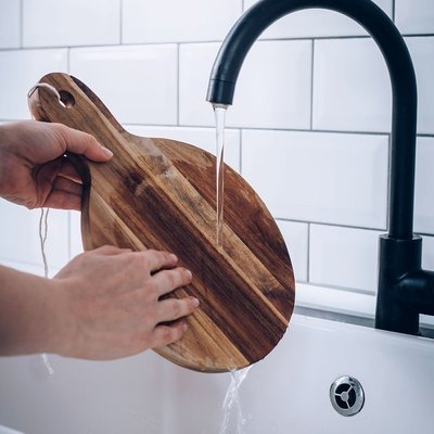 How to Clean a Wood Cutting Board