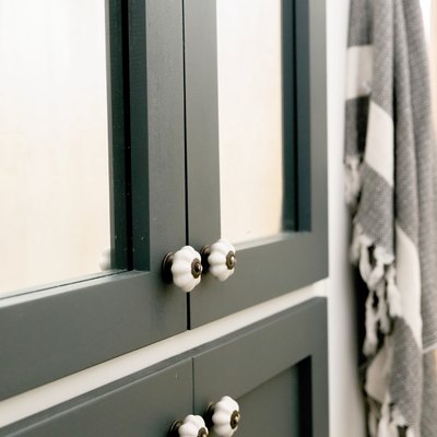 How to paint cabinets