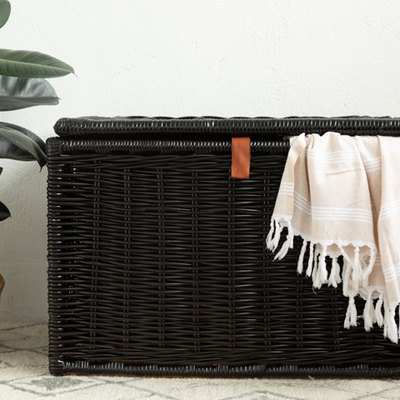 How to paint a wicker trunk