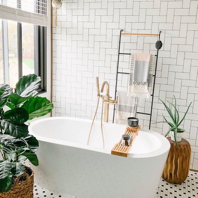relaxing bathroom brittany