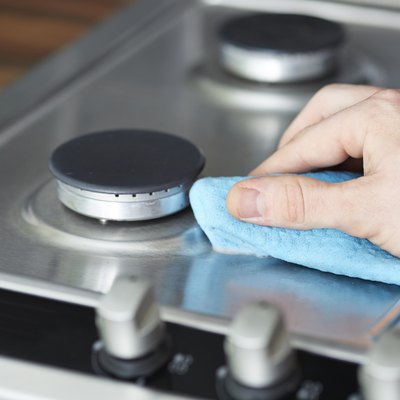 Cleaning gas hob