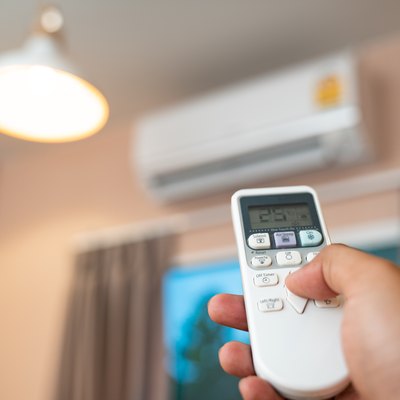 Air conditioner with remote controller