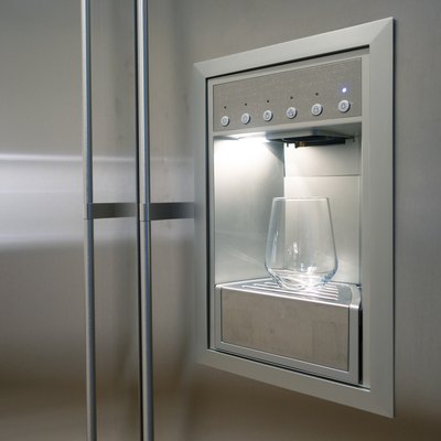 Refrigerator Ice and Water Dispenser with glass