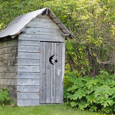 An outhouse can either be a vaulted toilet or a pit toilet