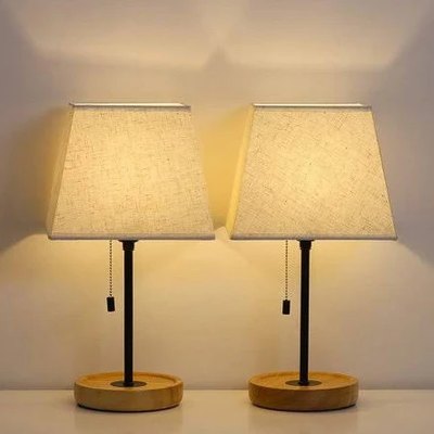 Two lamps with pull chains