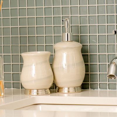 Bathroom faucet and countertop