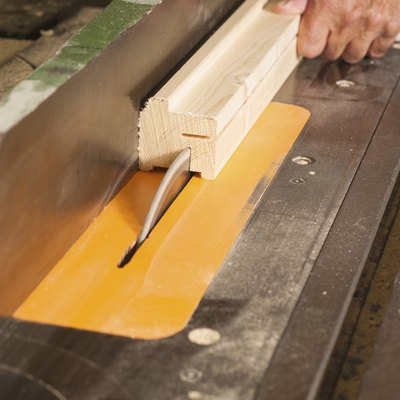 Sawing table
