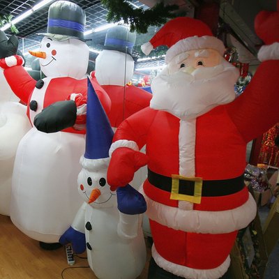 Christmas Ornaments Sold To Global Customers In China