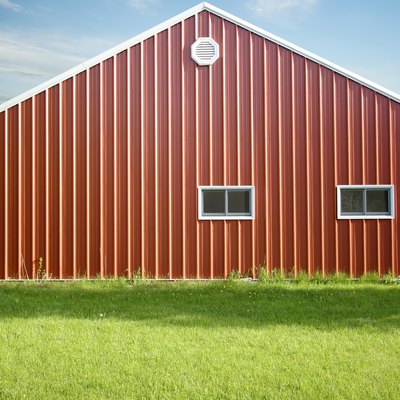 Pole building Barn in red