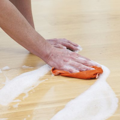 Wet cleaning rag