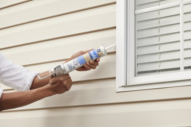Caulk gun.
