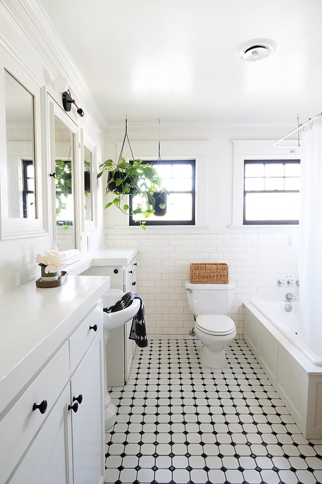 Black and white bathroom