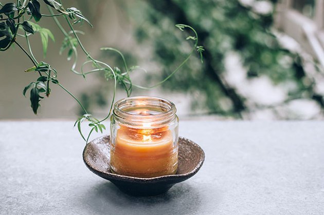 diy bug repelling candle