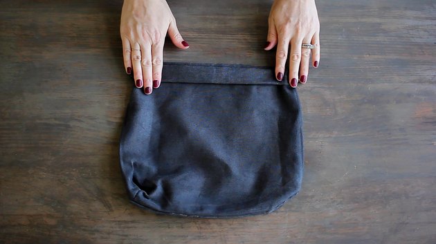 Folding cuff at top of planter bag