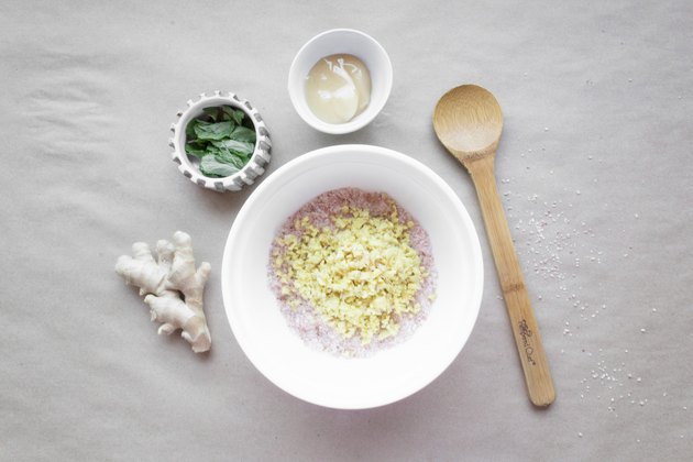 DIY Body Scrub With Mint and Ginger