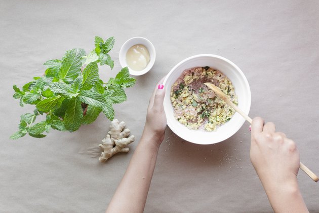 DIY Body Scrub With Mint and Ginger