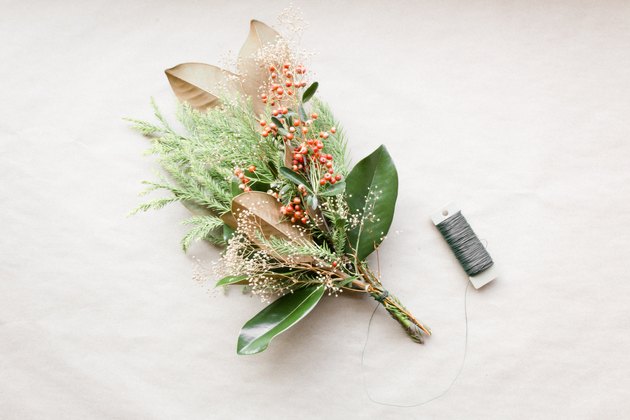 How to create a winter garland centerpiece using real branches and foliage