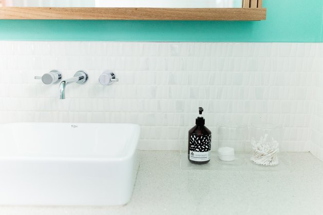 bathroom backsplash tile with sink