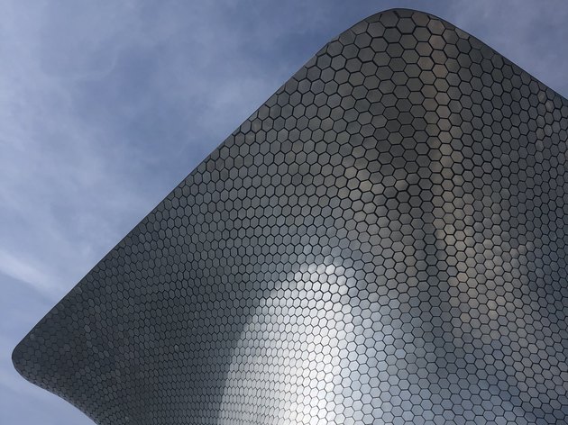 Exterior of Museo Soumaya, made of metal