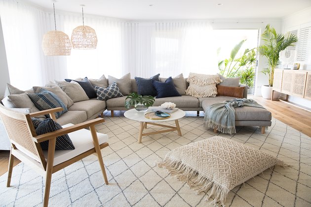 Boho Coastal Living Room Ideas and Inspiration | Hunker