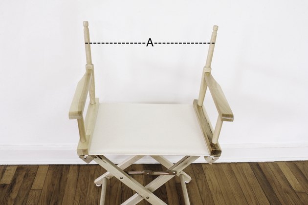 Pomiar szerokości oparcia krzesła