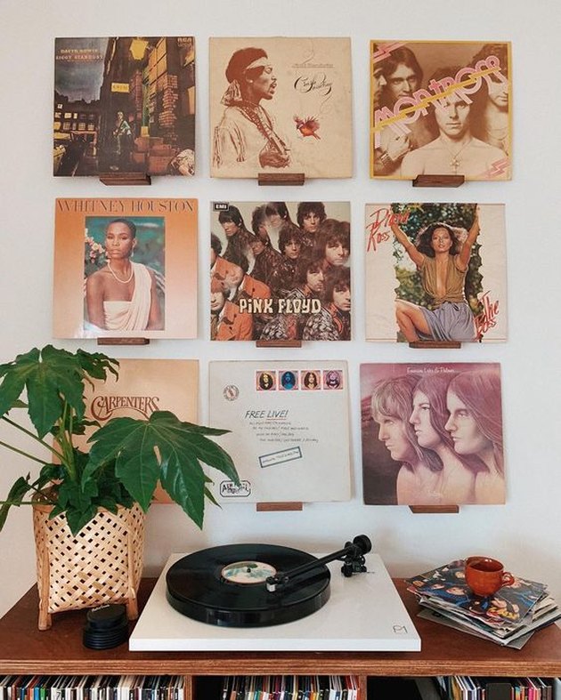 living room wall decor idea with record gallery wall