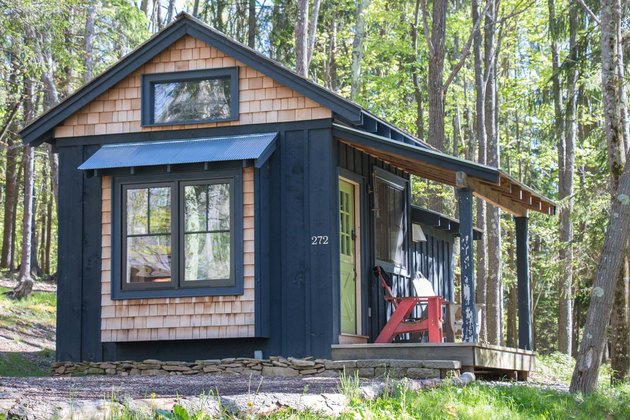 The company’s founder, Lisa M. Jan, ensures that all Blue Moon Rising’s vacation rental homes are built sustainably, leaving only a minimal impact on its natural site.