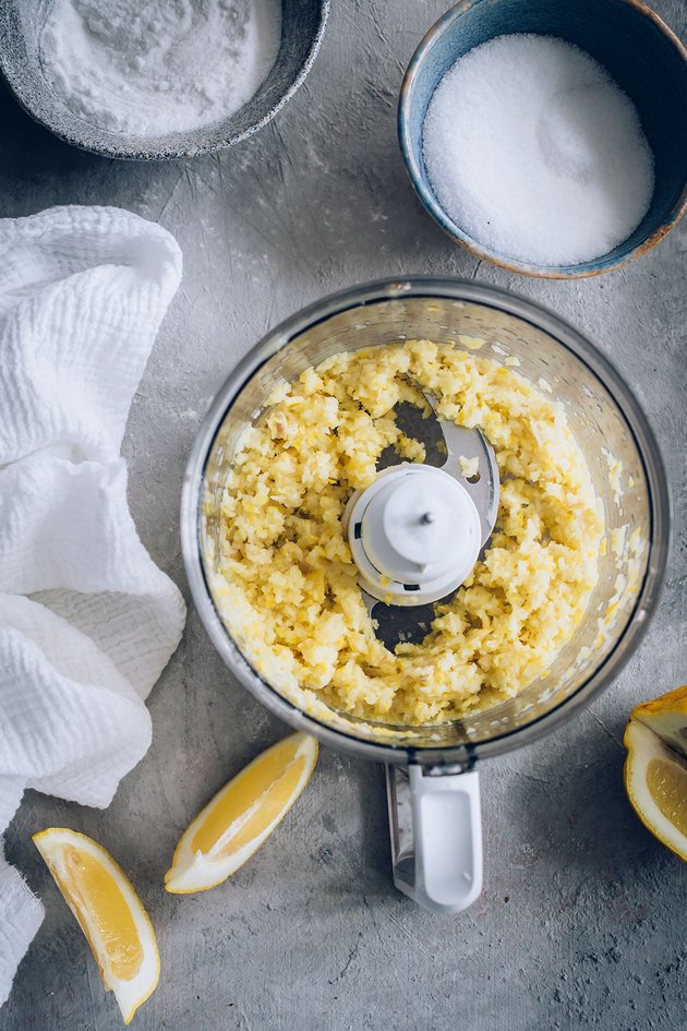 Moudre le citron pour l'élimination des ordures
