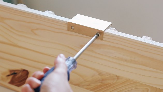 Installing edge pulls on drawers