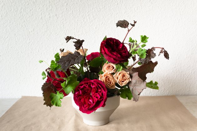 Autumnal Floral Centerpiece for the Thanksgiving Table