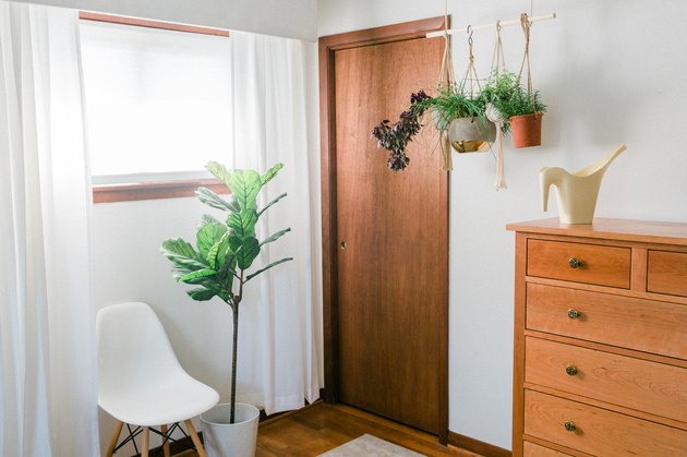 Hang the garden on the hooks to finish.