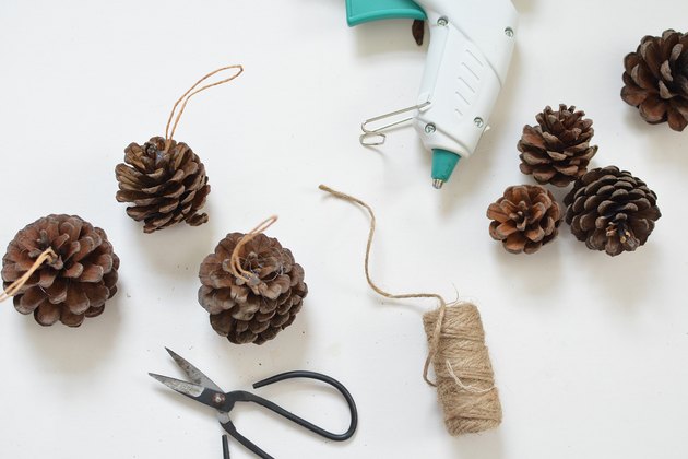 Diy Tree Ornaments Using Natural Materials 